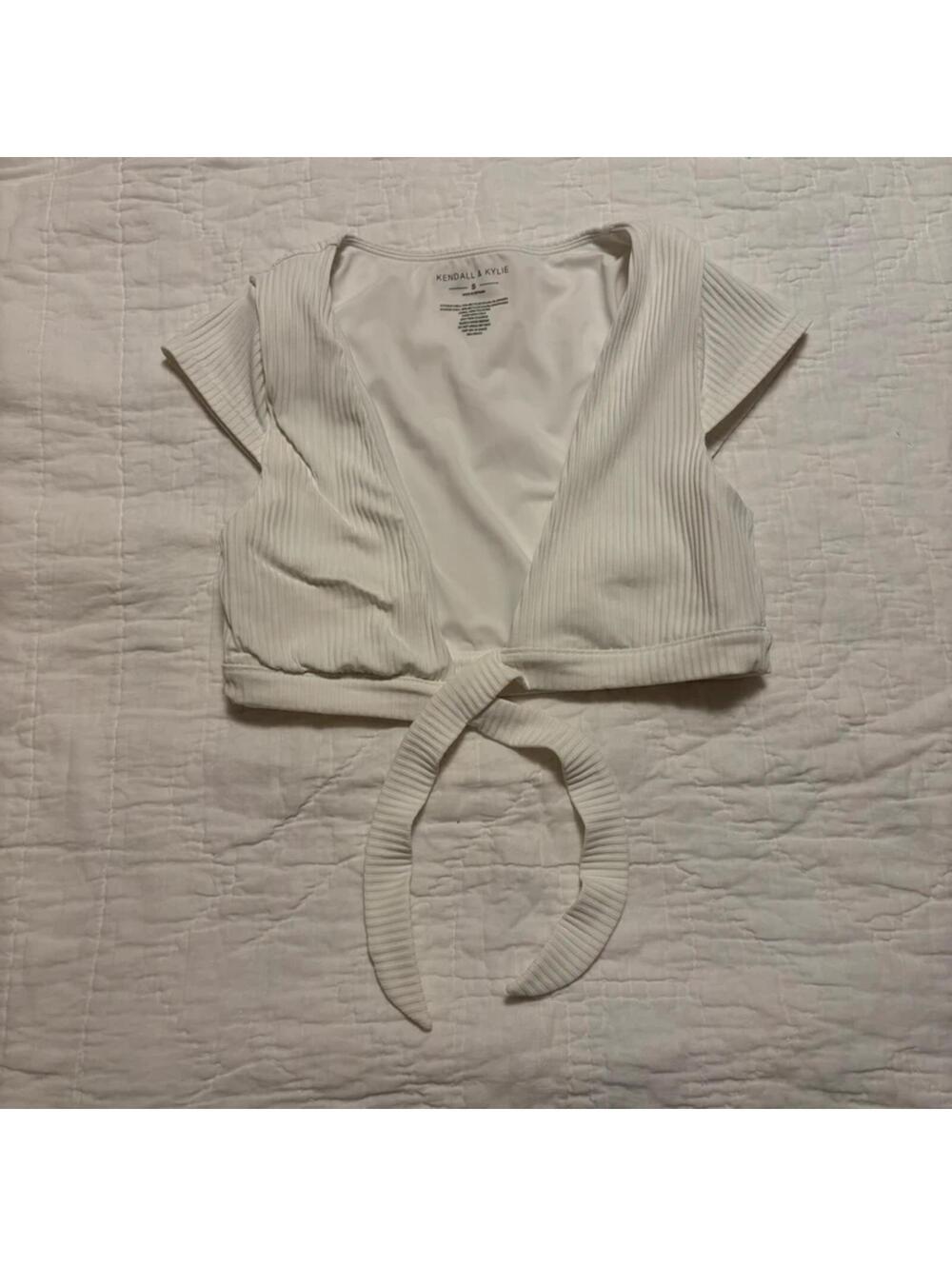 Kendall & Kylie White Ribbed Wrap Bikini Top Size Small Cap Sleeve Swim